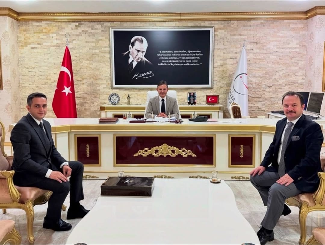 Halkbank Üçyüzlü Şubesi Kaymakam ÖZÇAKICI’yı Ziyaret Etti.